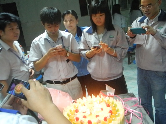 10、11月員工集體生日會(huì)報(bào)道